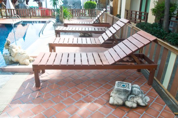 Chaise Lounge Refinishing Service